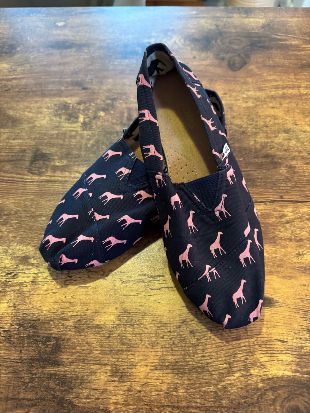 Women’s Slip-On Canvas Shoes with Pink Giraffe Print - Navy